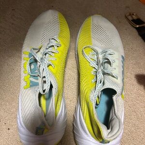 Hoka Carbon X Sneaker